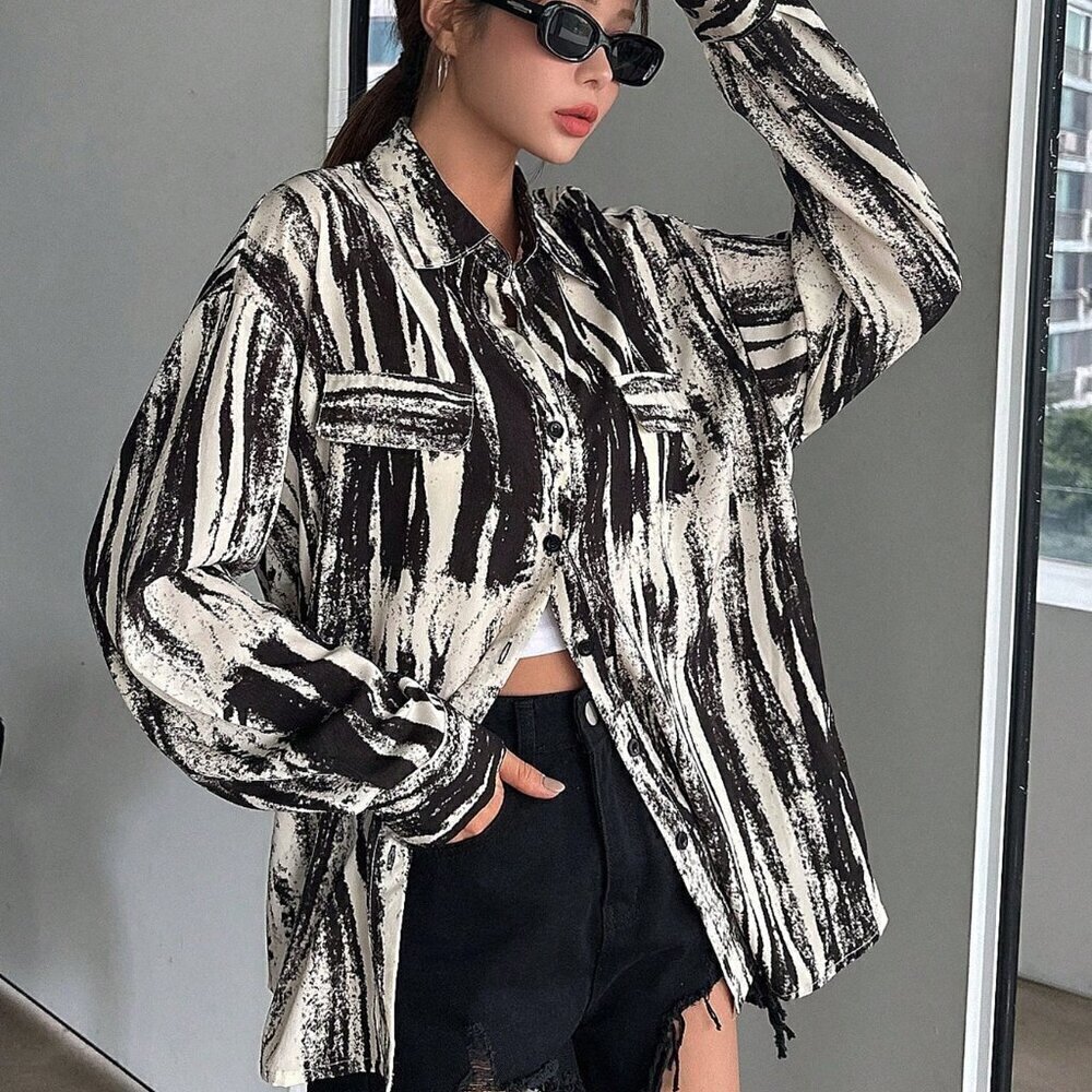 Black and White Casual Women's Brush Print Drop Shoulder Shirt - Picture 5 of 8